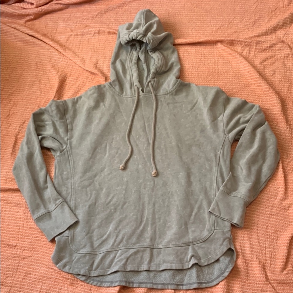 Universal Thread Long Sleeved Hoodie Size Medium